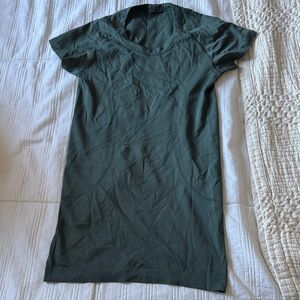 lululemon athletica Green Short Sleeve Tee